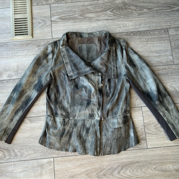 Summum Distressed Luxury Soft Leather Moto Jacket - Picture 4 of 15